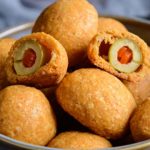 طريقة عمل كرات الجبن بالزيتون