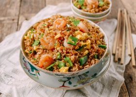 طريقة عمل الأرز المقلي مع الجمبري