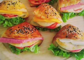 طريقة عمل فطائر الجيب التركية