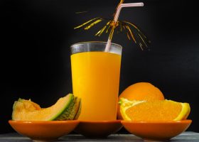 طريقة عمل عصير الكانتلوب والبرتقال