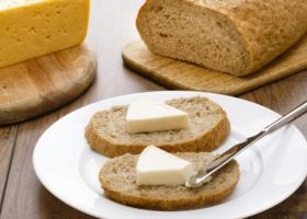 طريقة عمل جبنة مثلثات في المنزل