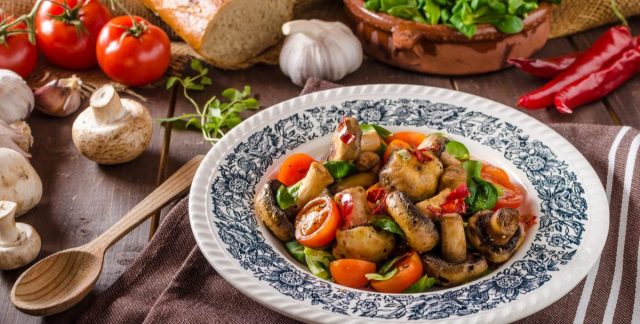 طريقة عمل سلطة المشروم اليونانية