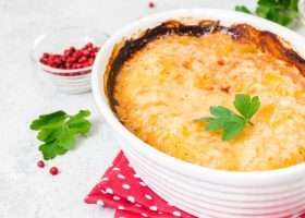 طريقة عمل أرز باللحم المفروم والبشاميل