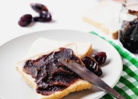 طريقة عمل عجوة بالسمن والعسل