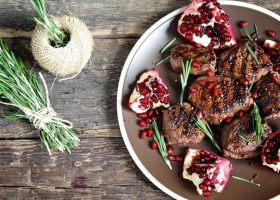 طريقة عمل لحم بدبس الرمان