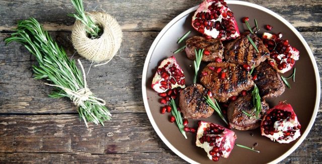 طريقة عمل لحم بدبس الرمان