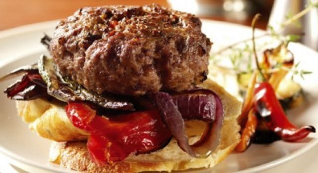 طريقة عمل صينية البرجر المشوي في الفرن