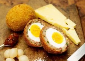 طريقة عمل طعمية محشية بالبيض المسلوق