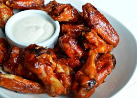 طريقة عمل أجنحة الدجاج المشوية المكرملة