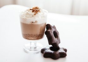 طريقة عمل سموثي القهوة بالكريمة