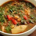 طريقة عمل شوربة الحمص والسبانخ