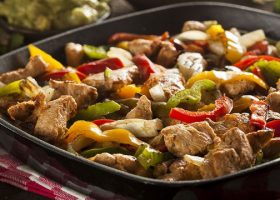 طريقة عمل صينية دجاج بالذرة