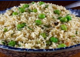 طرية عمل أرز بالشبت و البازلاء