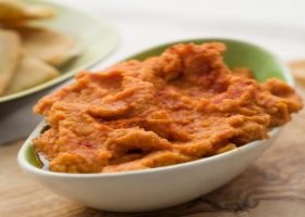 طريقة عمل صوص الحمص بالطماطم المجففة