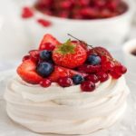 طريقة عمل بفلوفا بالفواكه