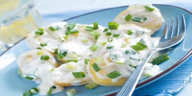 طريقة عمل سلطة البطاطس بصوص الرانش