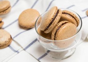 طريقة عمل الماكرون بالقهوة