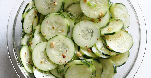 طريقة عمل سلطة الخيار الآسيوية