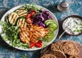 طريقة عمل دجاج سوتيه بالخضار