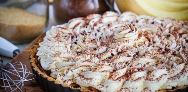 طريقة عمل صينية الكوكيز بالموز وزبدة الفول السوداني