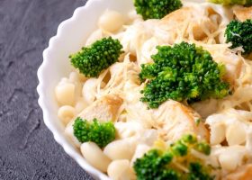 طريقة عمل مكرونة قواقع بالدجاج والبروكلي