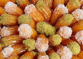 طريقة عمل بلح الشام بالكريم شانتيه