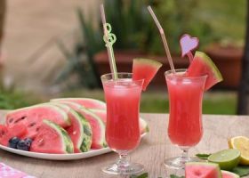 طريقة عمل عصير لمونادة بالبطيخ والفراولة