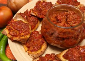 طريقة عمل الصلصة الحمراء التركية