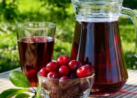 طريقة عمل عصير الكرز بماء الصودا