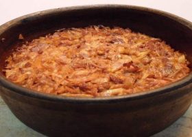 طريقة عمل طاجن لسان العصفور بالمكسرات