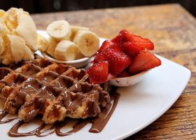 طريقة عمل وافلز الكاكاو والنوتيلا