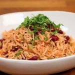طريقة عمل أرز بالفاصوليا الحمراء والكزبرة