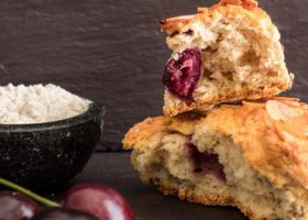 طريقة عمل سكونز بالكرز