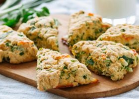 طريقة عمل سكونز بالجبن الفيتا