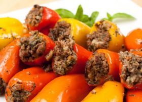 طريقة عمل فلفل محشو باللحمة المفرومة