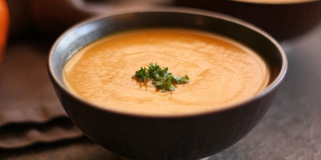 طريقة عمل شوربة الجزر بالبرتقال