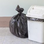 طريقة التخلص من رائحة حاوية النفايات
