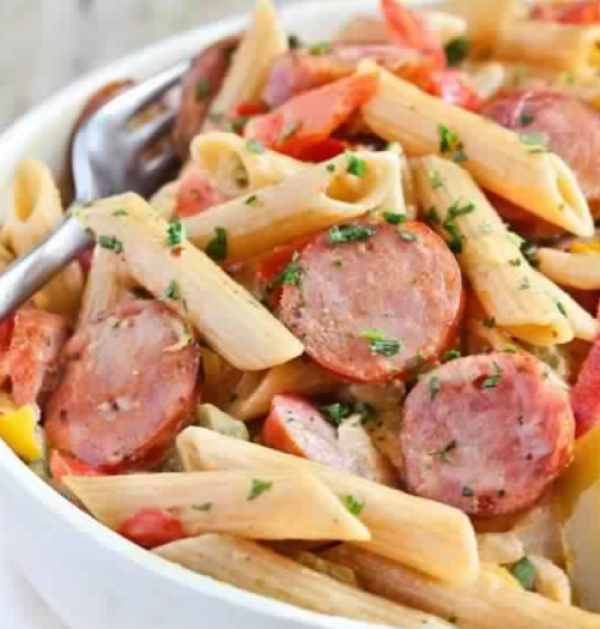 طريقة عمل المكرونة بالسوسيس الحار