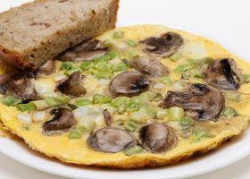 طريقة عمل العجة بالمشروم