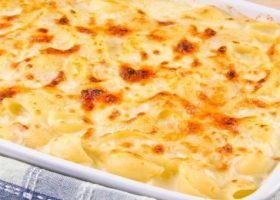 طريقة عمل المكرونة بالجبنة والكريمة