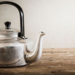 طريقة تنظيف ابريق الشاي المحروق