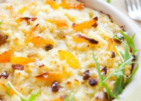 طريقة عمل حلى السميد بالمشمش المجفف