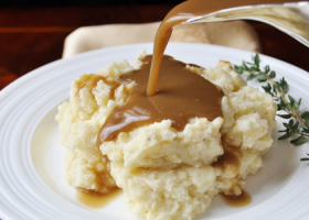 طريقة عمل صوص الجريفي للبطاطس المهروسة