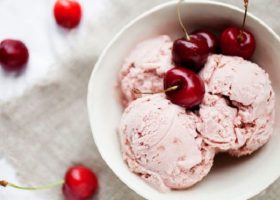 طريقة عمل آيس كريم الكرز