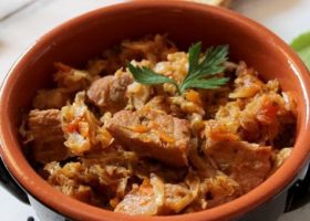 طريقة عمل طاجن شعرية باللحم