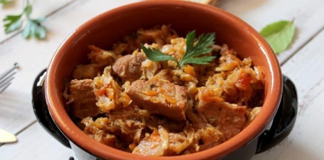 طريقة عمل طاجن شعرية باللحم