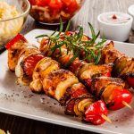 طريقة عمل كباب اللحم مع صوص الثوم