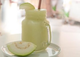 طريقة عمل عصير الجوافة بالحليب