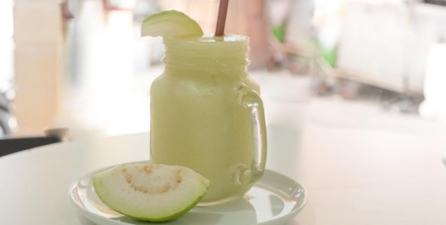 طريقة عمل عصير الجوافة بالحليب