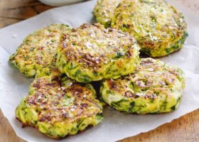 طريقة عمل فطائر الكوسا